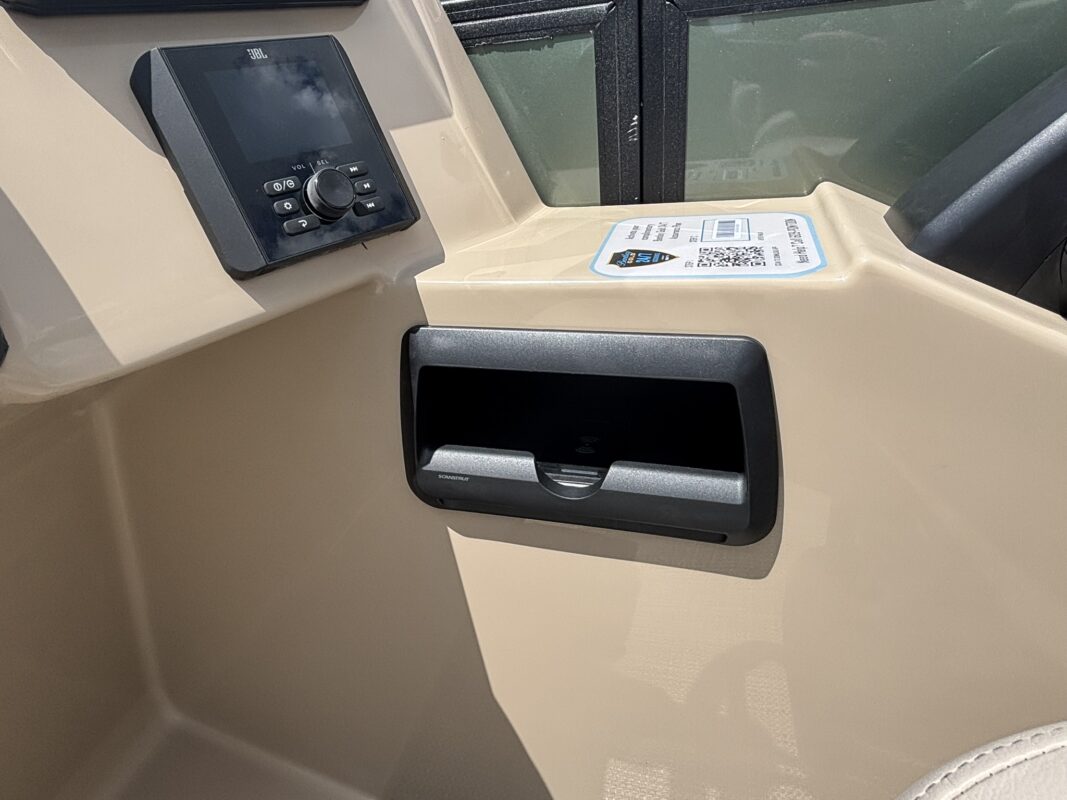 2026 Bentley 223 Legacy Navigator