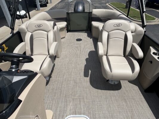2026 Bentley 223 Legacy Navigator