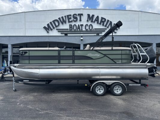 2026 Bentley 223 Legacy Navigator