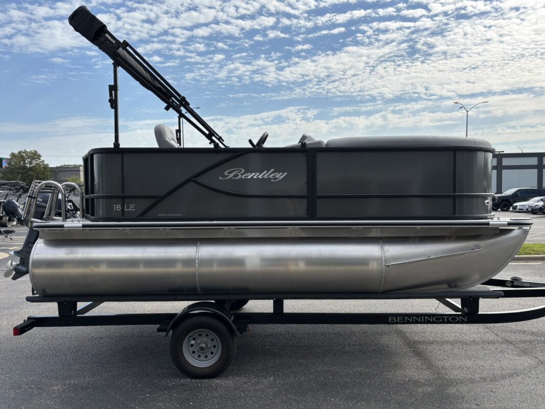 2026 Bentley 160 LE CR