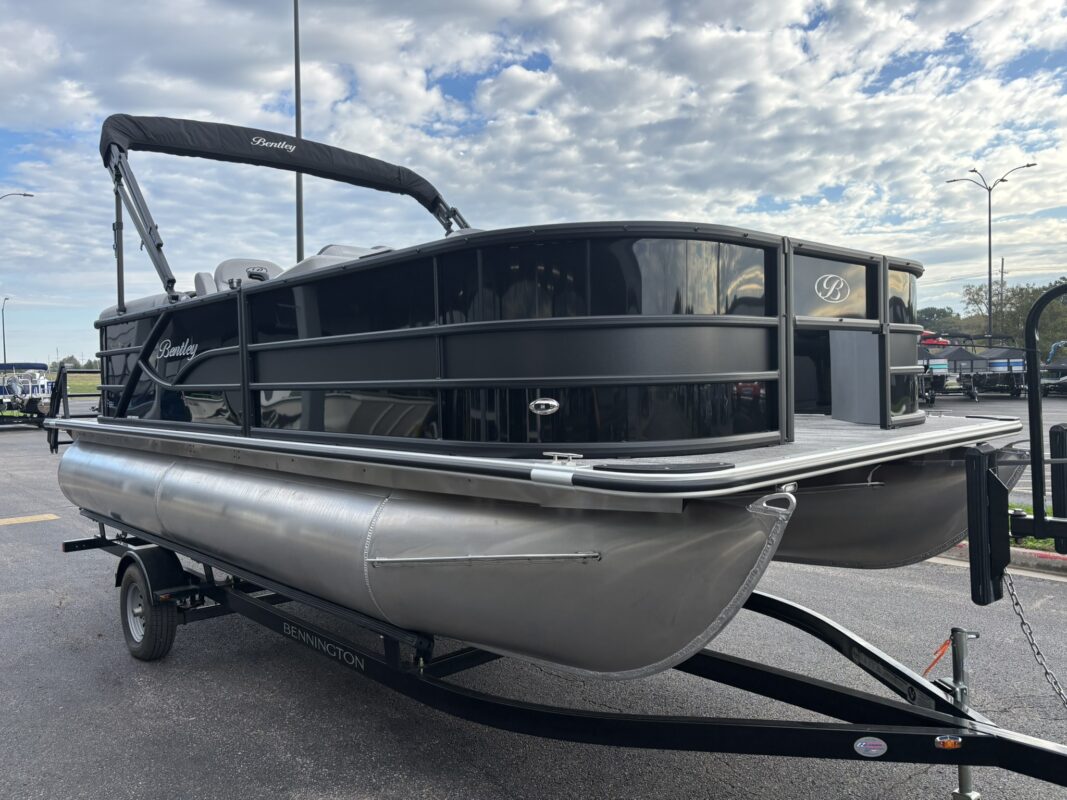 2026 Bentley 200 Fish CWT