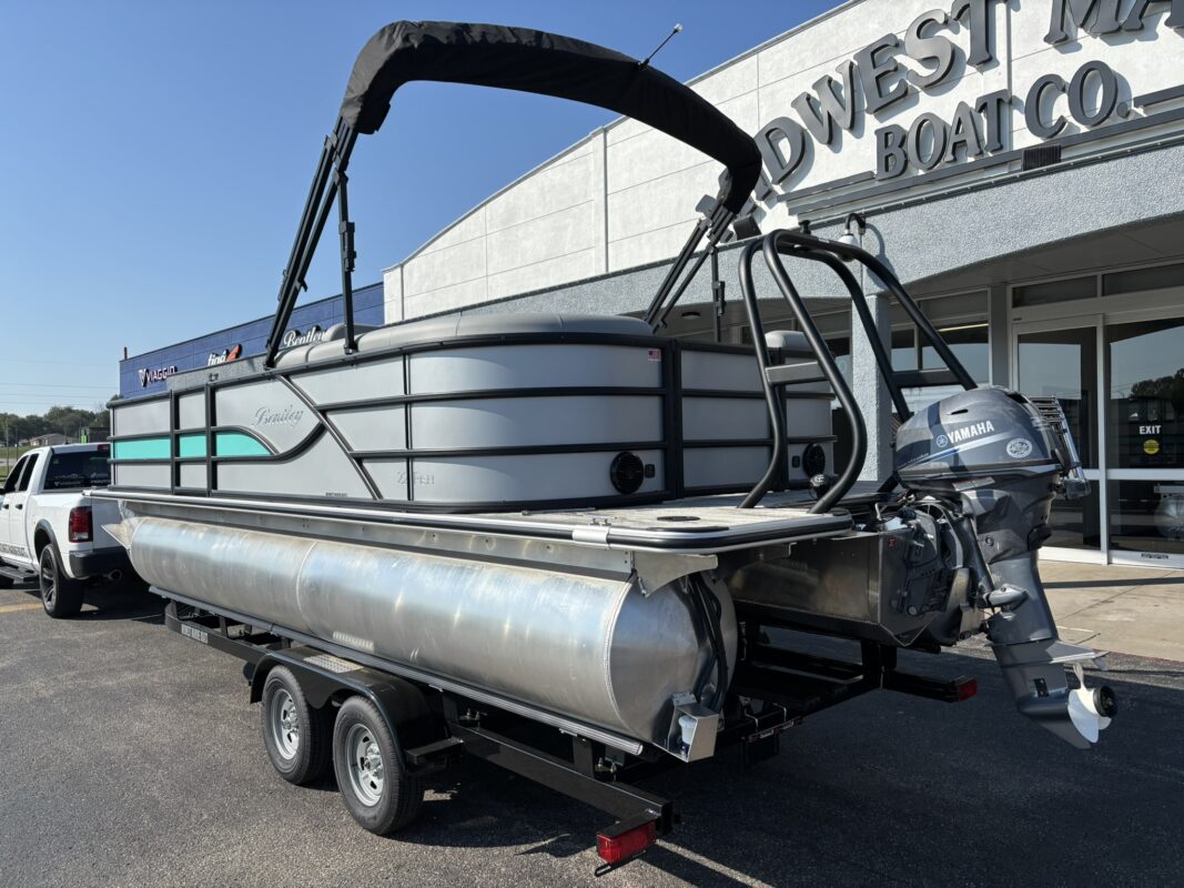 2026 Bentley 220 Fish CWT