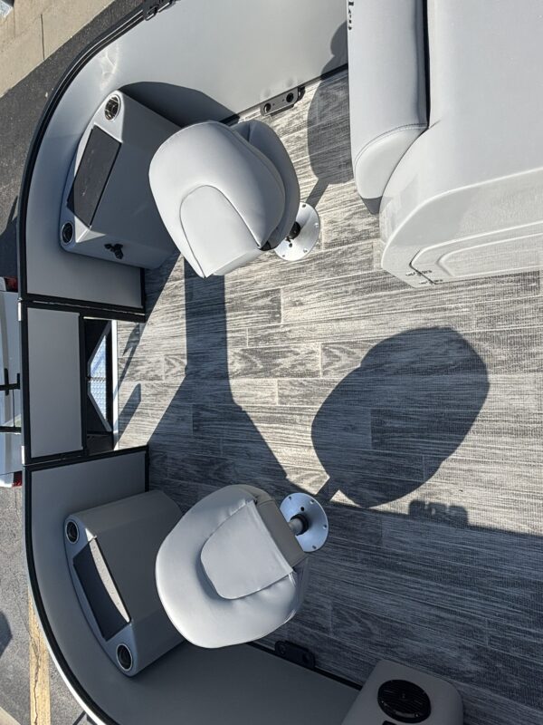 2026 Bentley 220 Fish CWT