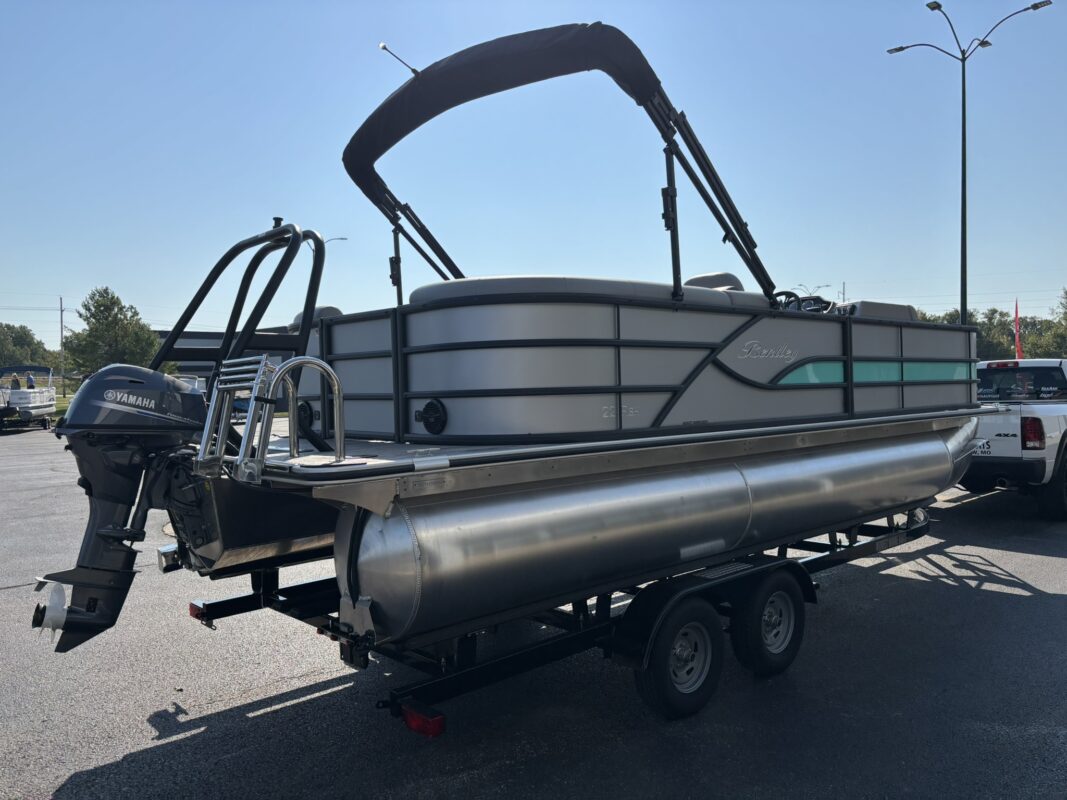 2026 Bentley 220 Fish CWT