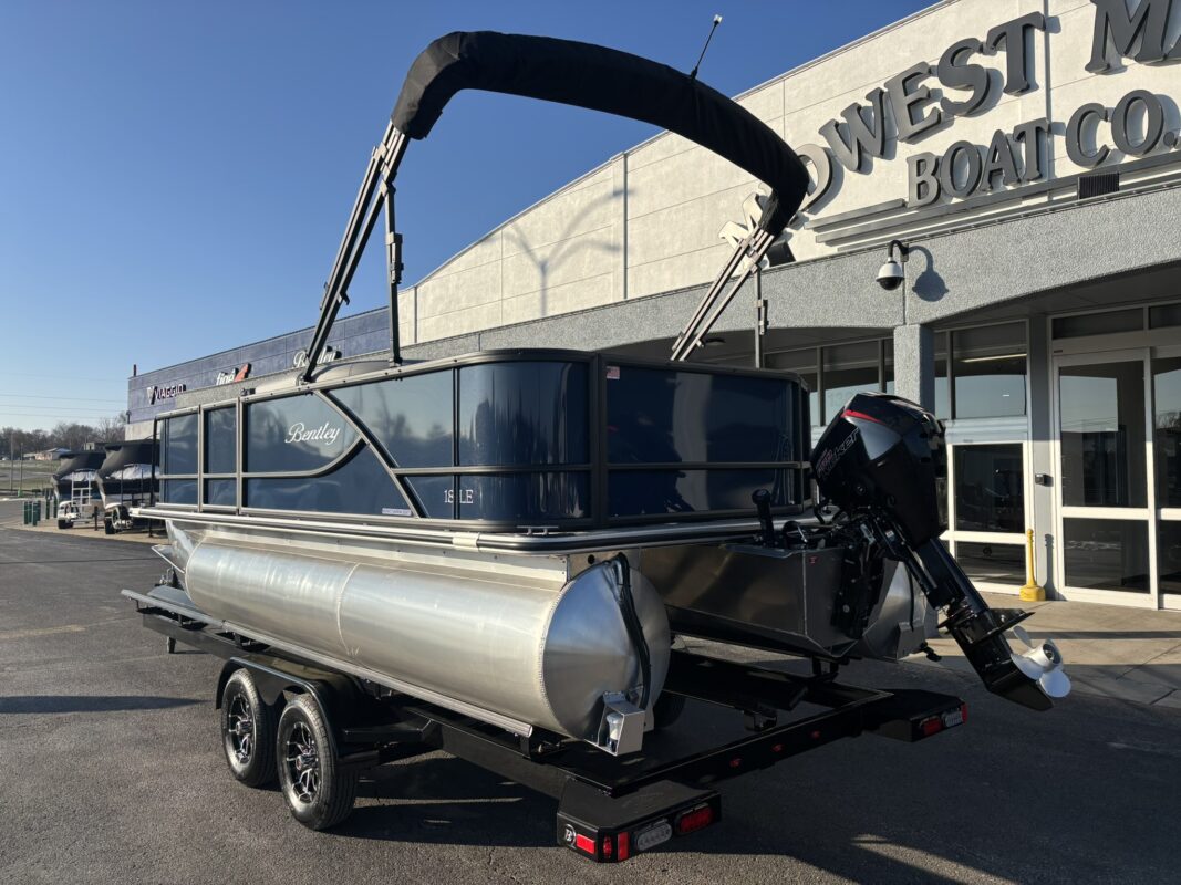 2026 Bentley 180 LE 3 PT