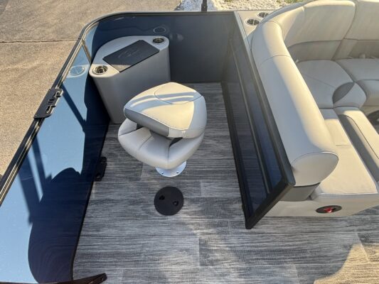 2026 Bentley 180 LE 3 PT