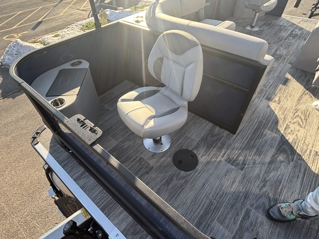 2026 Bentley 180 LE 3 PT