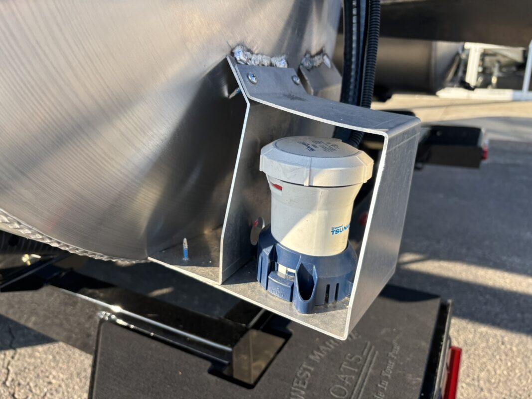 2026 Bentley 180 LE 3 PT