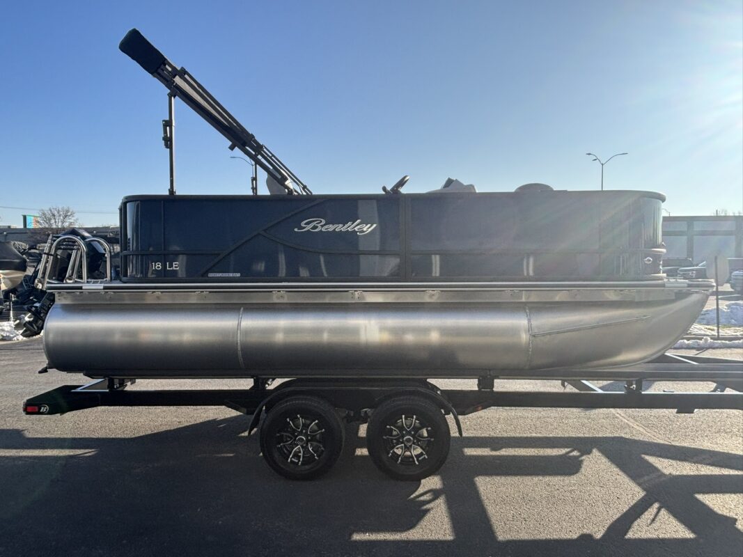 2026 Bentley 180 LE 3 PT