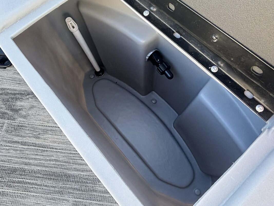 2026 Bentley 180 LE 3 PT