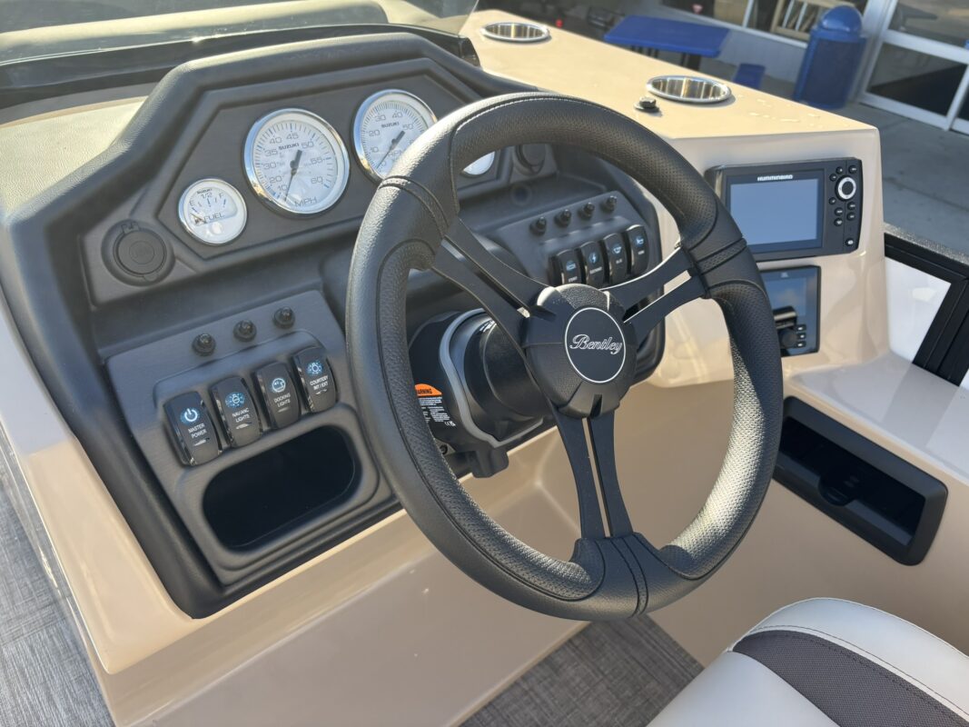 2026 Bentley 223 Legacy Navigator