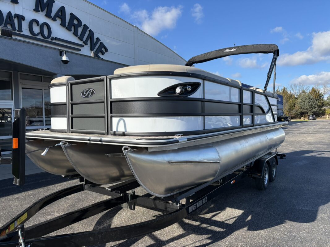 2026 Bentley 223 Legacy Navigator