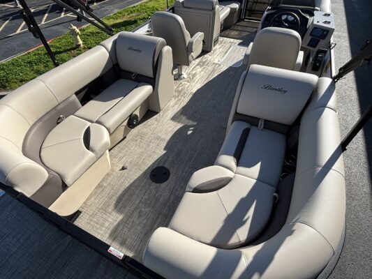 2026 Bentley 223 Legacy Navigator