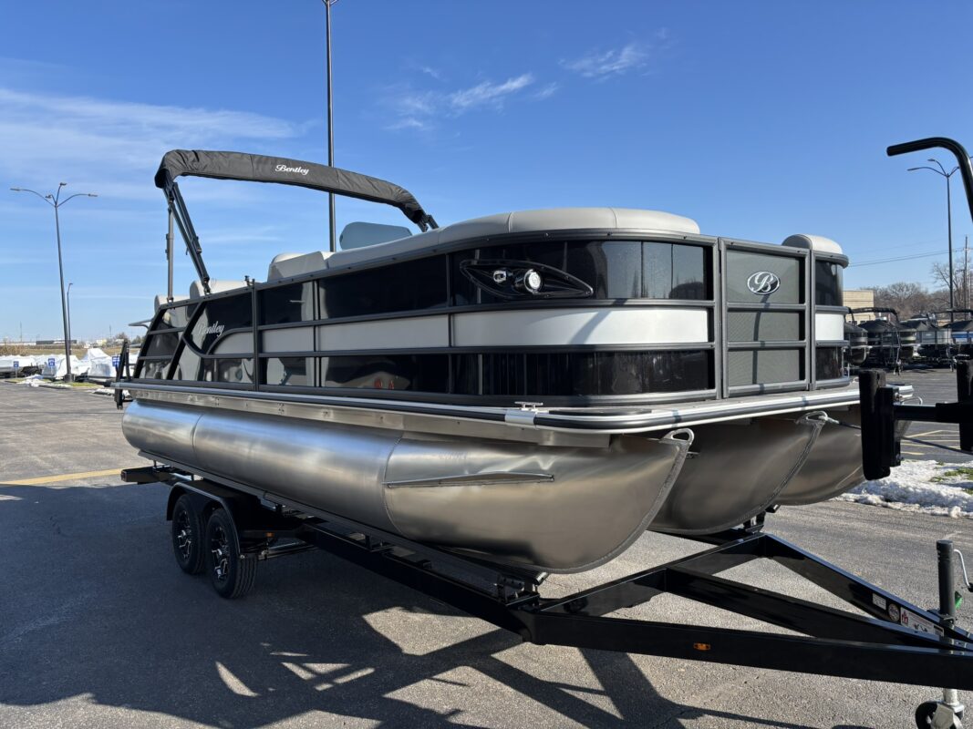 2026 Bentley 223 Legacy QSB