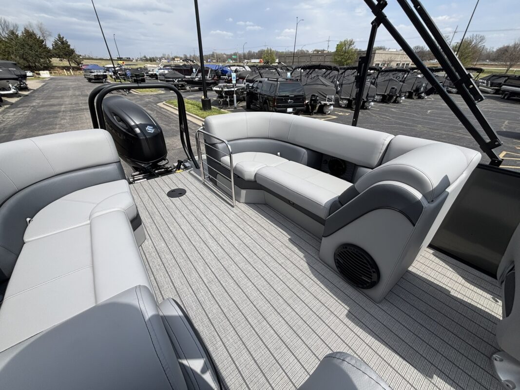 2026 Bentley 223 Elite Admiral