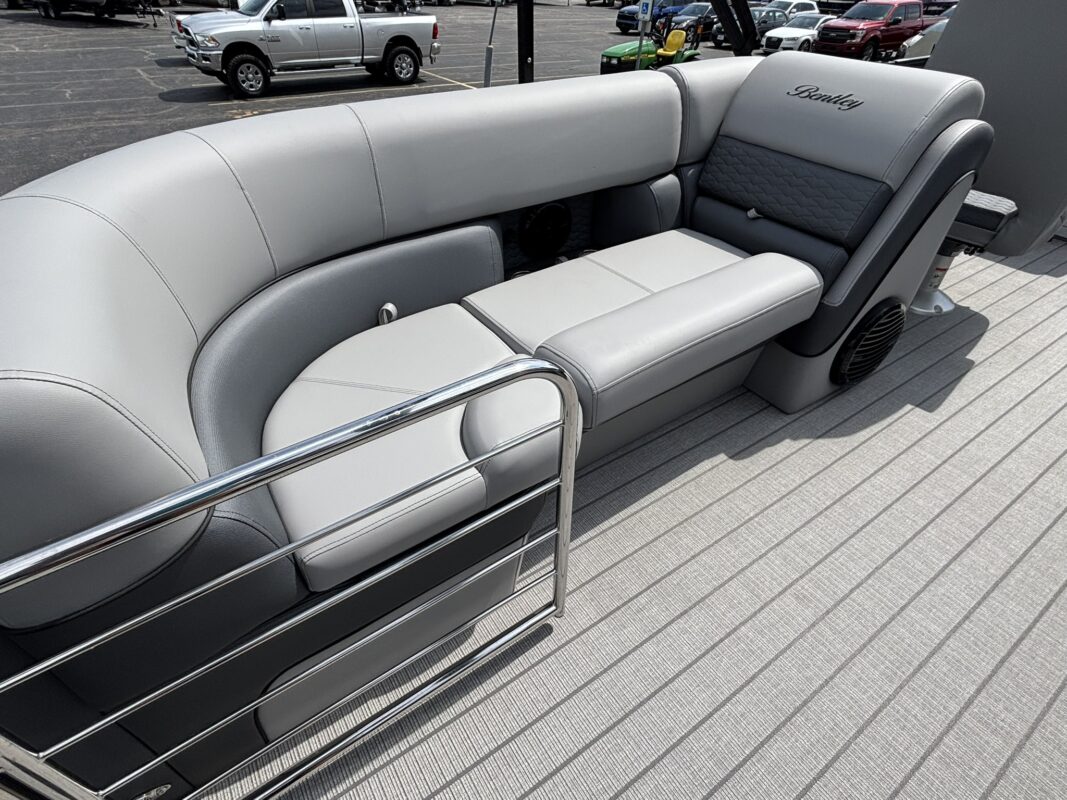 2026 Bentley 223 Elite Admiral