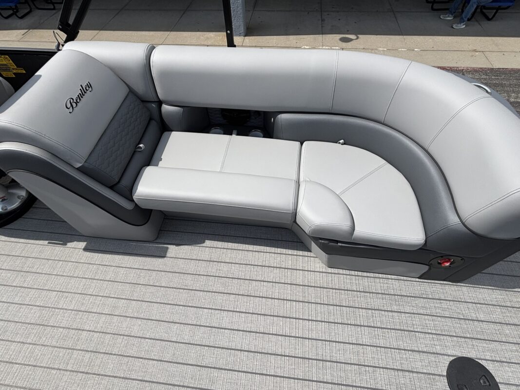 2026 Bentley 223 Elite Admiral