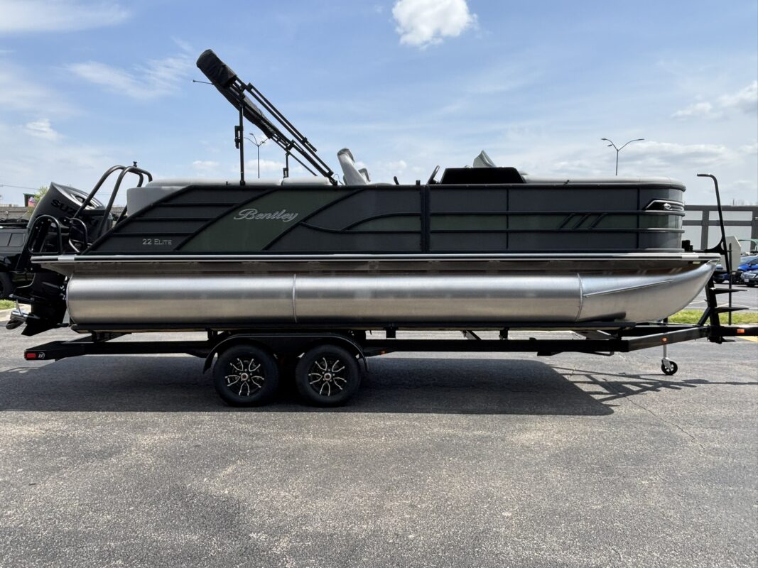 2026 Bentley 223 Elite Admiral