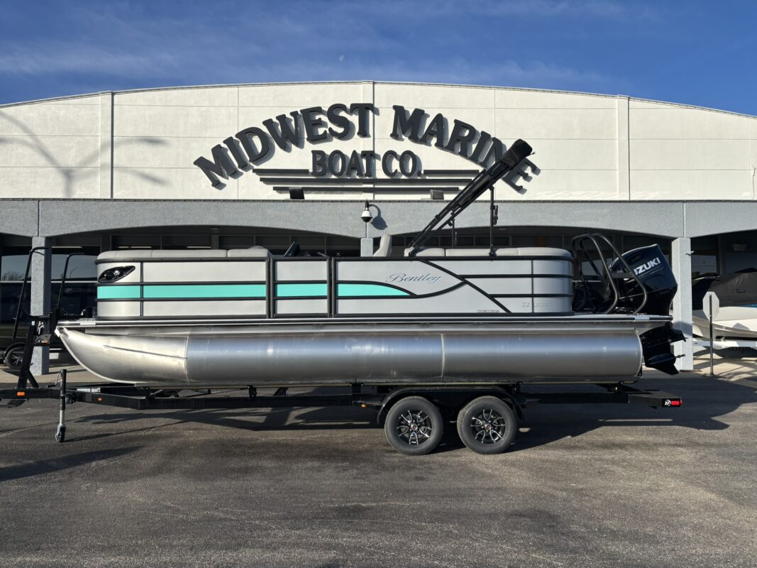 2026 Bentley 223 Legacy Navigator