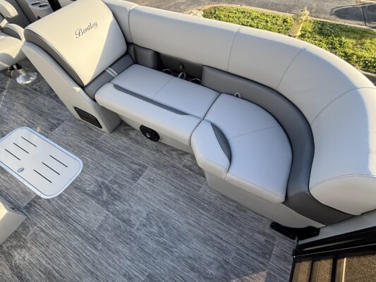 2026 Bentley 223 Legacy Navigator