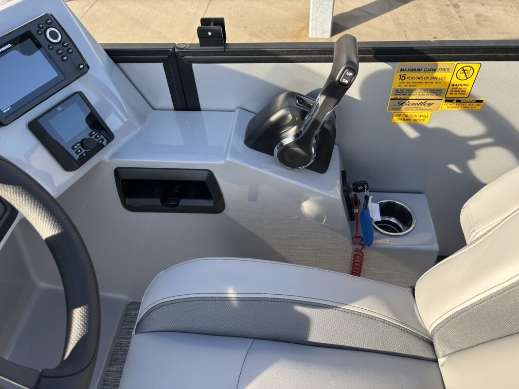 2026 Bentley 223 Legacy Navigator