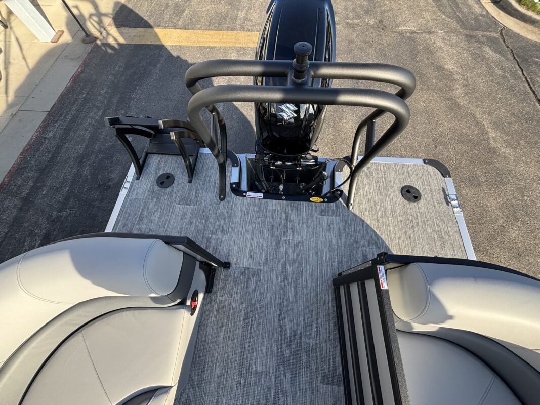 2026 Bentley 223 Legacy Navigator