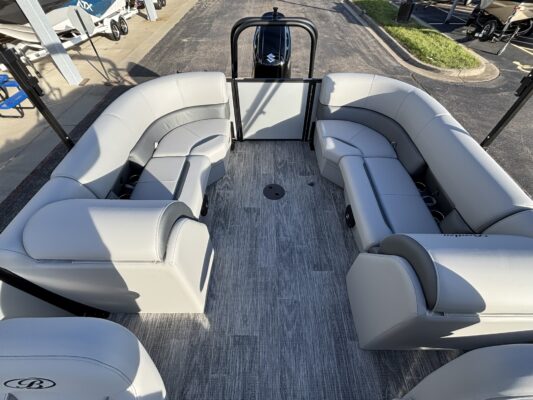 2026 Bentley 223 Legacy Navigator