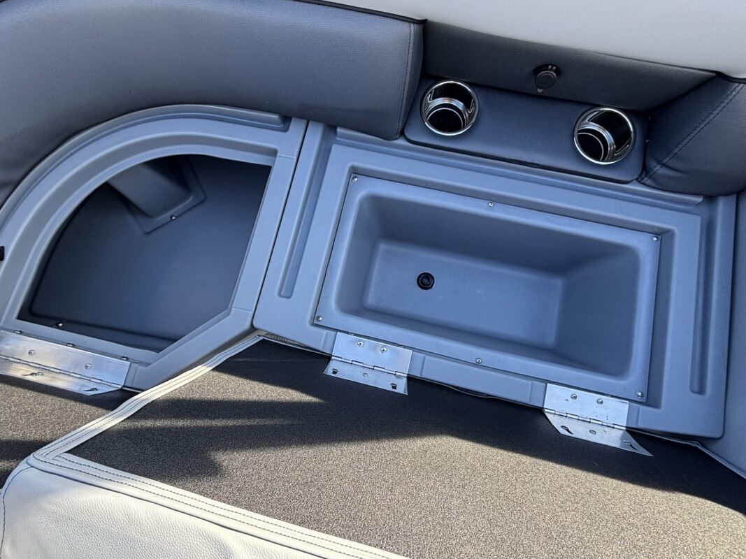 2026 Bentley 223 Legacy Navigator