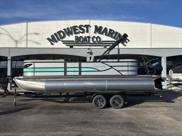 2026 Bentley 223 Legacy Navigator