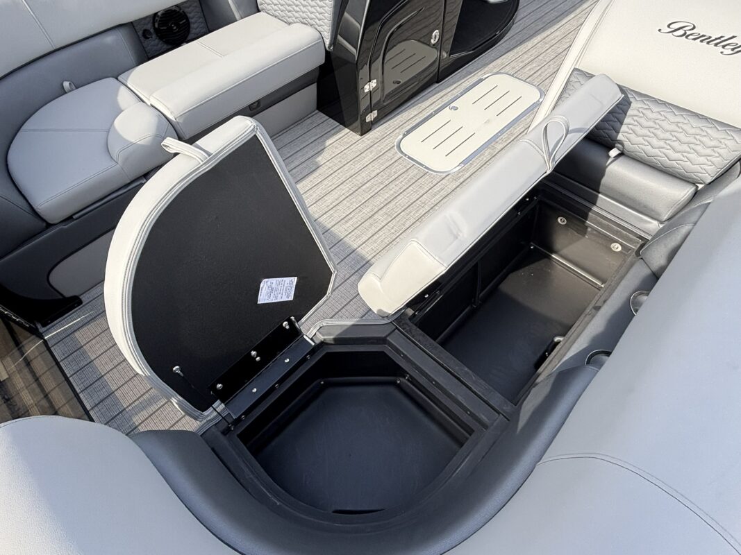 2026 Bentley 223 Elite Admiral