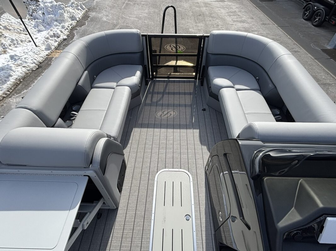 2026 Bentley 223 Elite Admiral