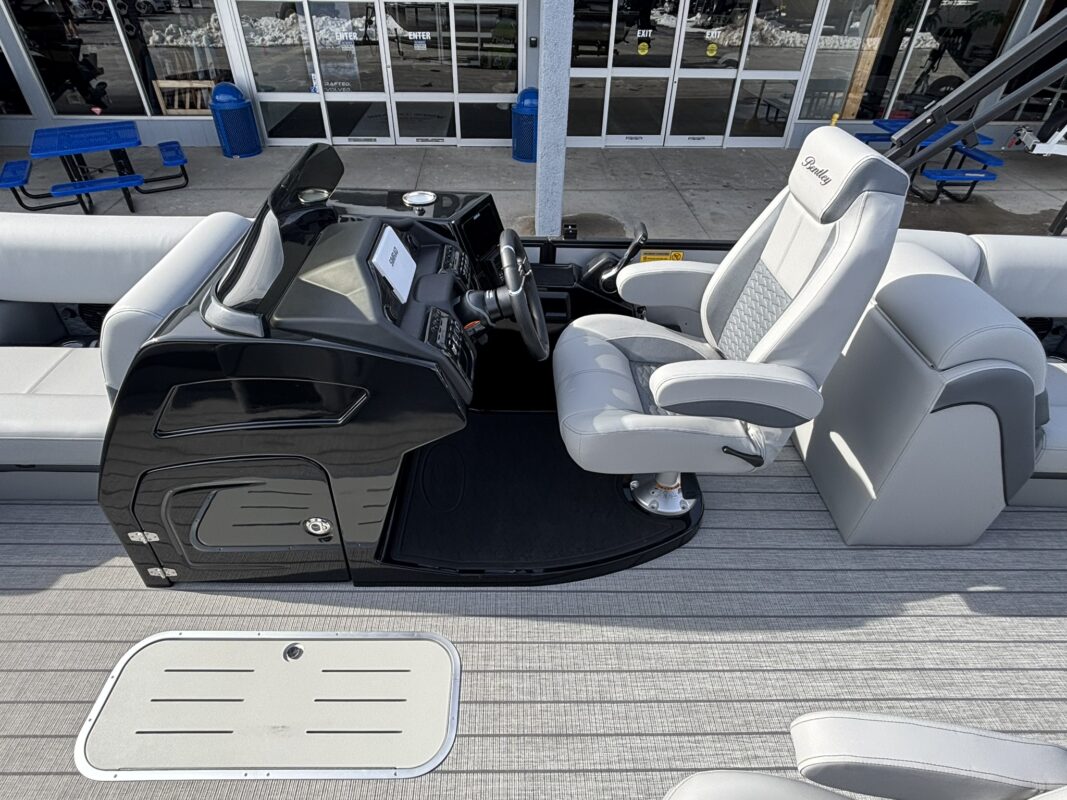 2026 Bentley 223 Elite Admiral