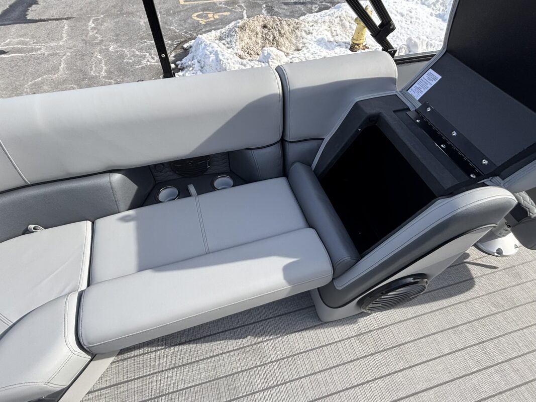 2026 Bentley 223 Elite Admiral