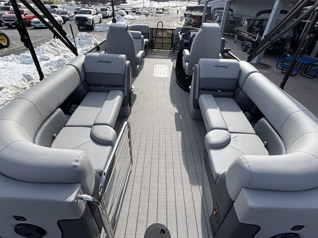 2026 Bentley 223 Elite Admiral