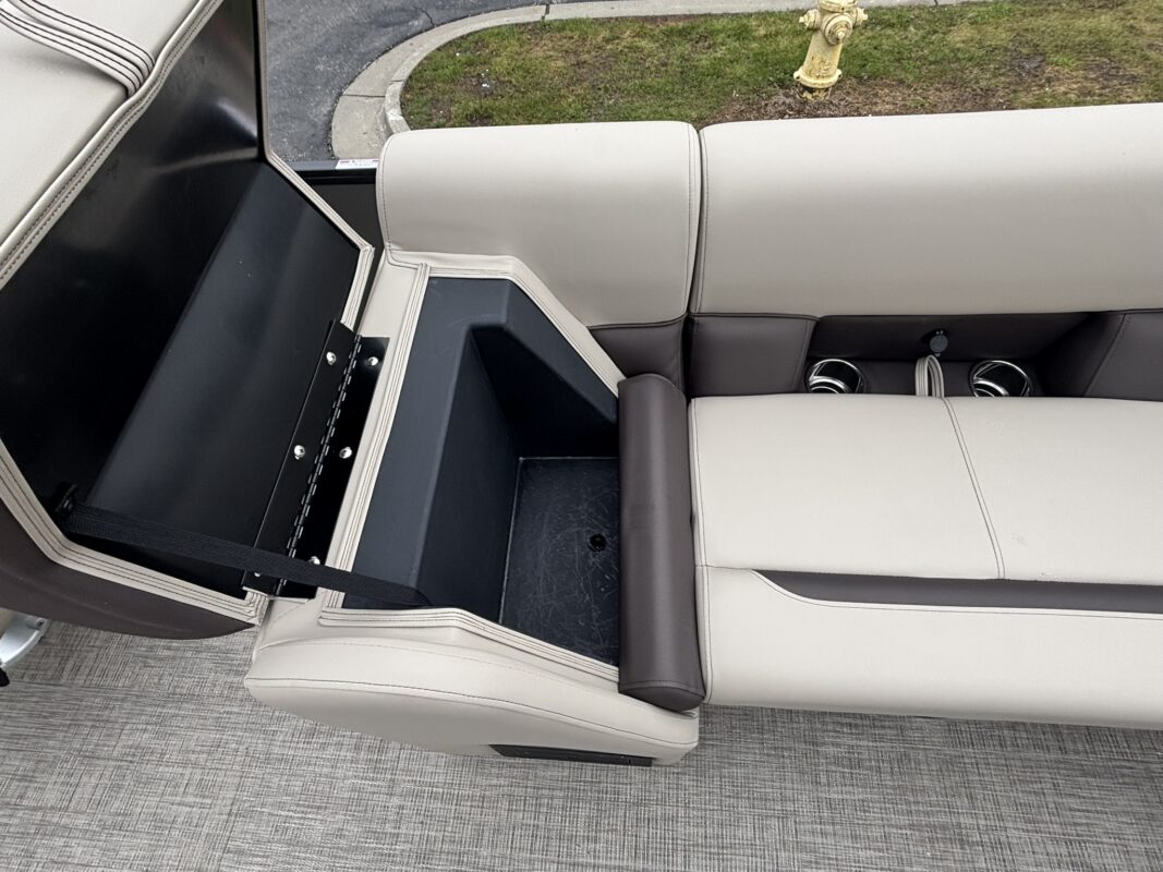 2026 Bentley 223 Legacy Navigator