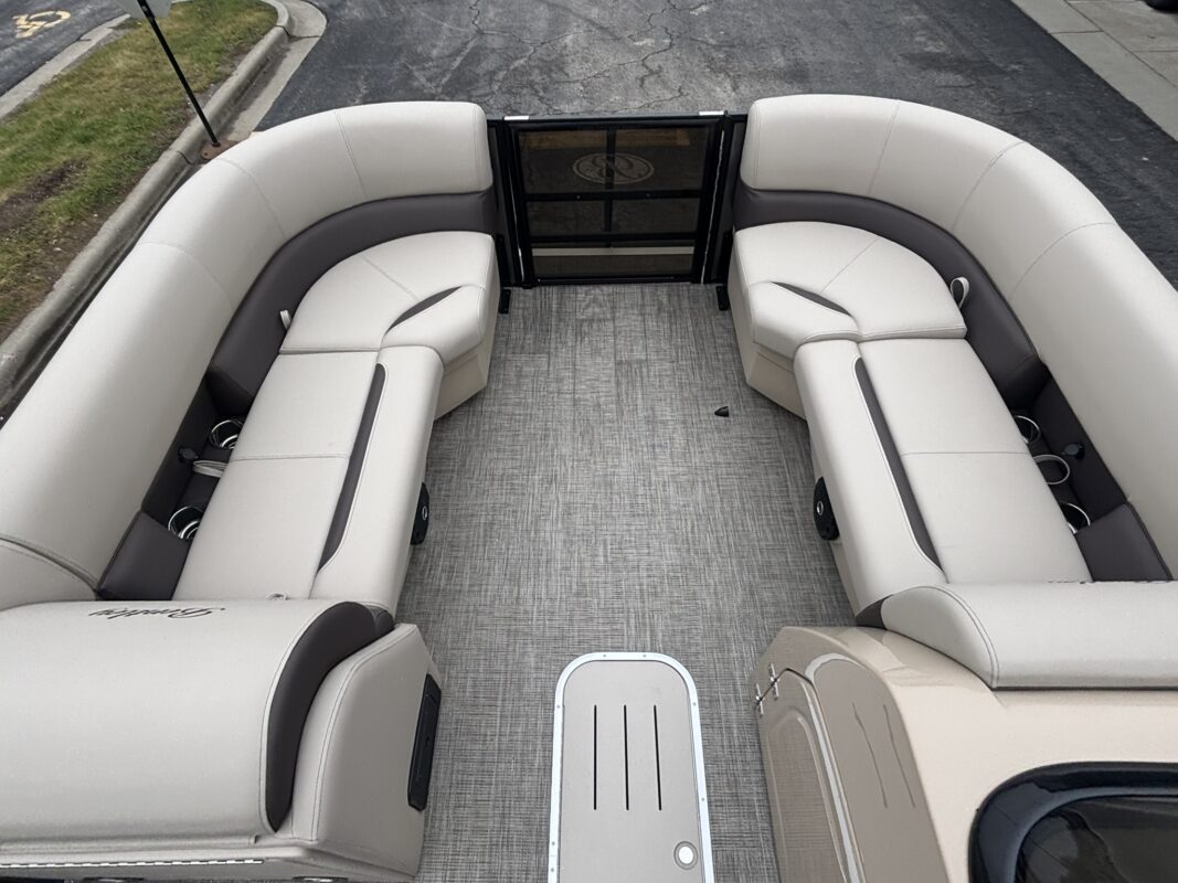 2026 Bentley 223 Legacy Navigator