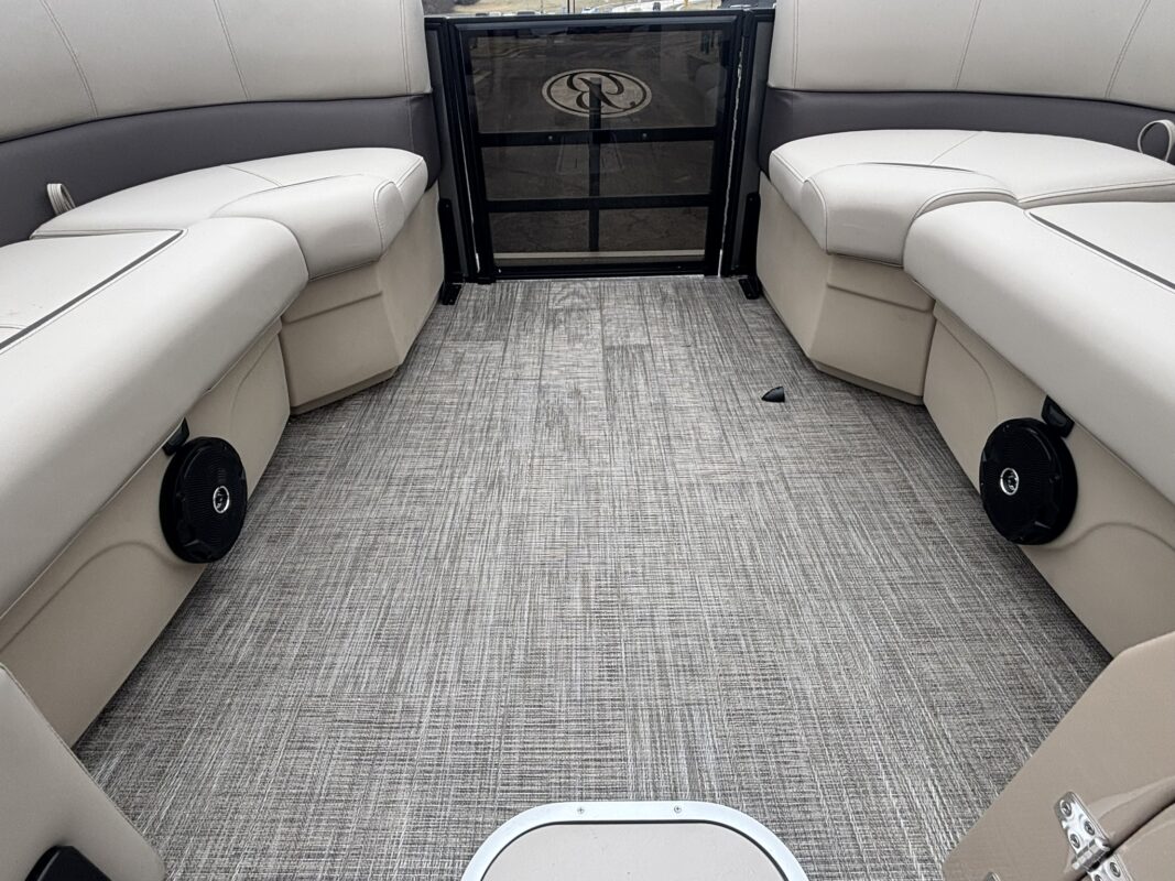 2026 Bentley 223 Legacy Navigator