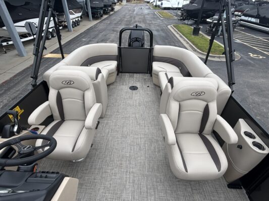 2026 Bentley 223 Legacy Navigator