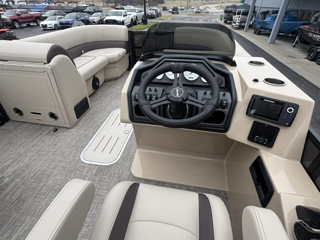2026 Bentley 223 Legacy Navigator