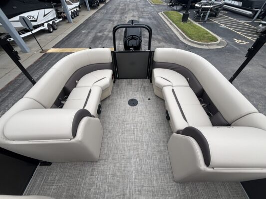 2026 Bentley 223 Legacy Navigator