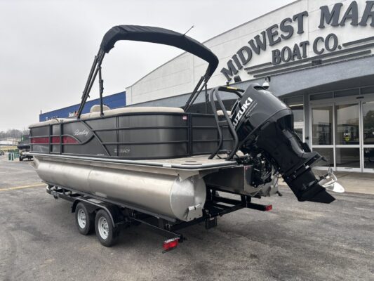 2026 Bentley 223 Legacy Navigator