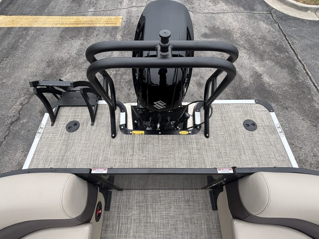 2026 Bentley 223 Legacy Navigator