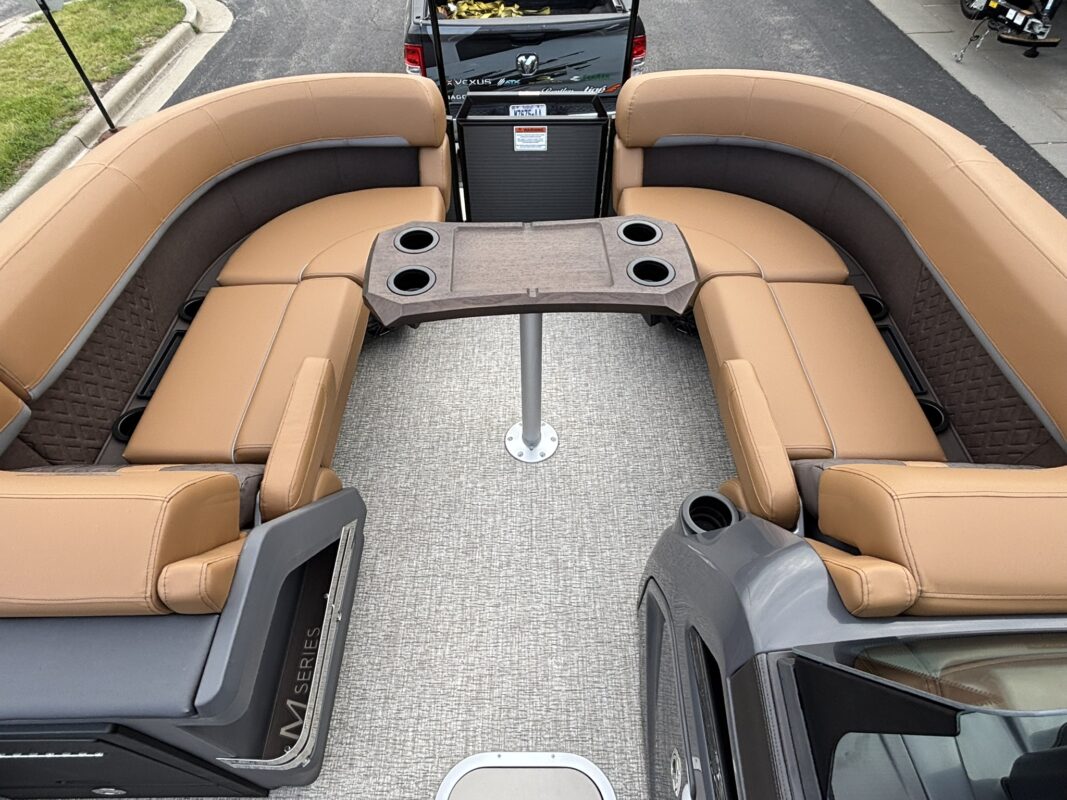 2026 Bennington 22 MSB Base