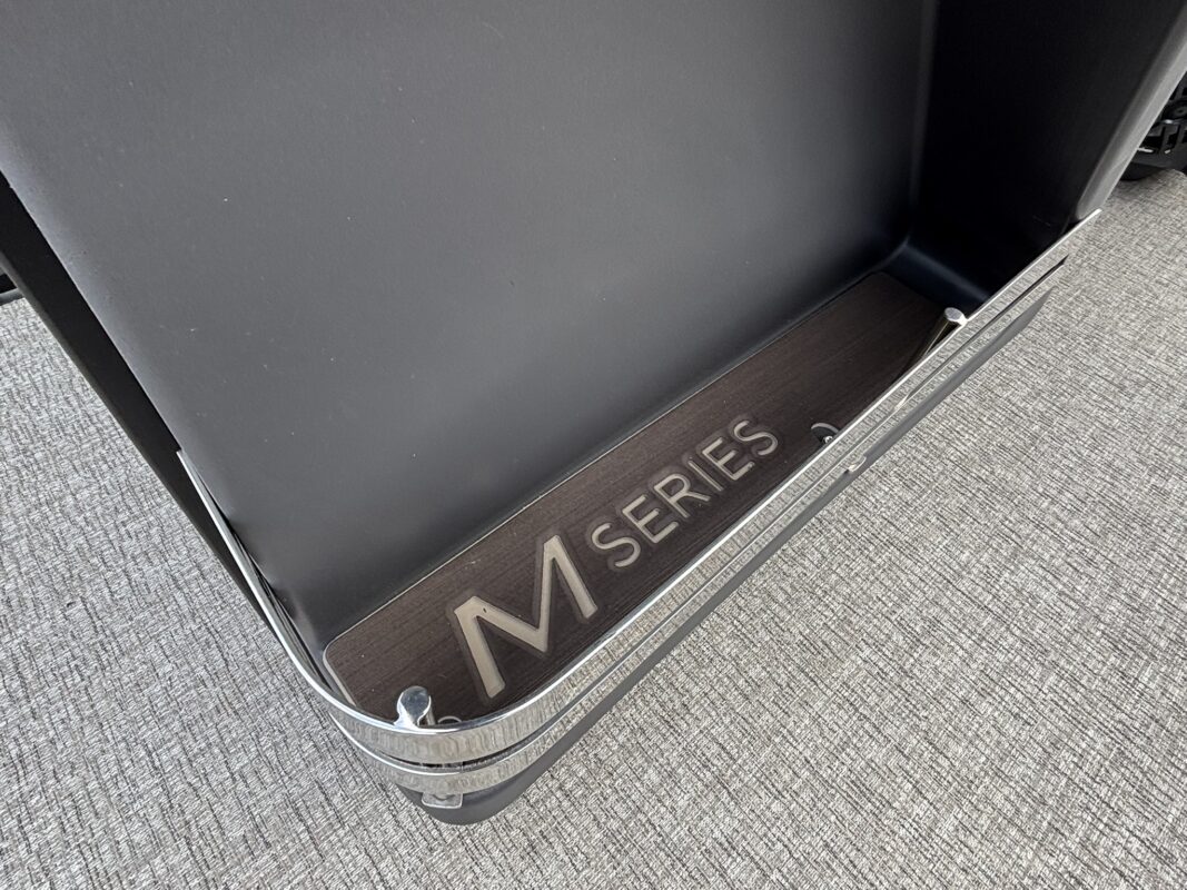 2026 Bennington 22 MSB Base