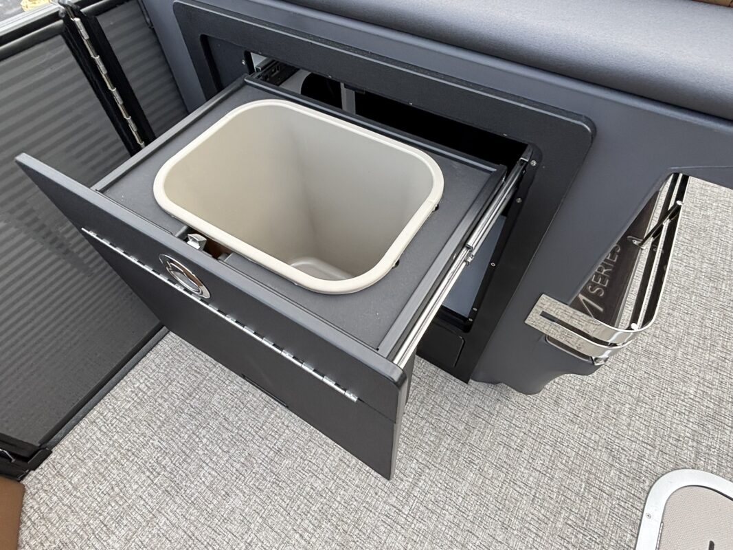 2026 Bennington 22 MSB Base