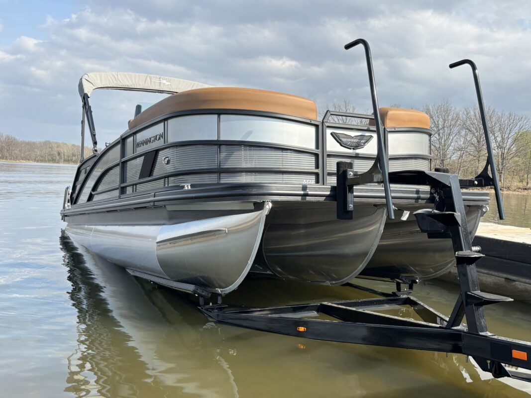 2026 Bennington 22 MSB Base