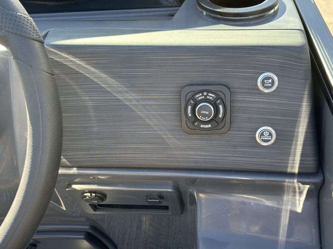 2026 Bennington 22 SSB Sport