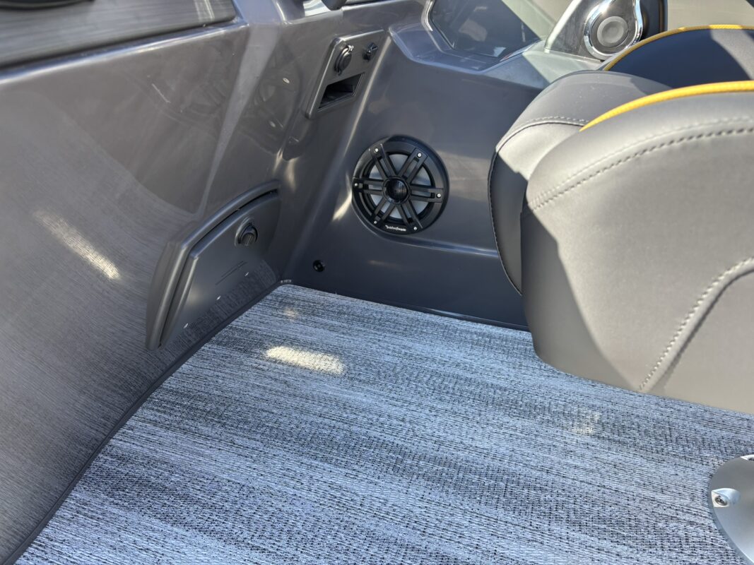 2026 Bennington 22 SSB Sport