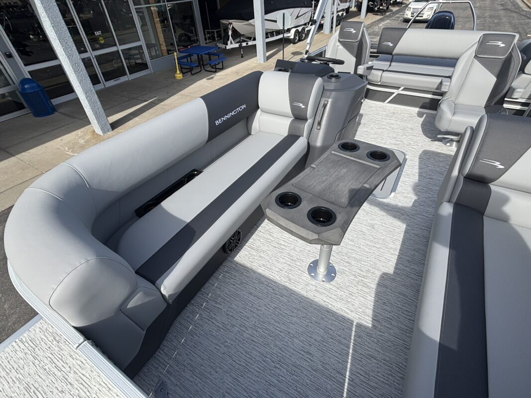 2026 Bennington 22 SSB Base