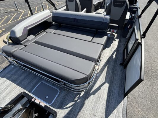 2026 Bennington 22 SSB Sport